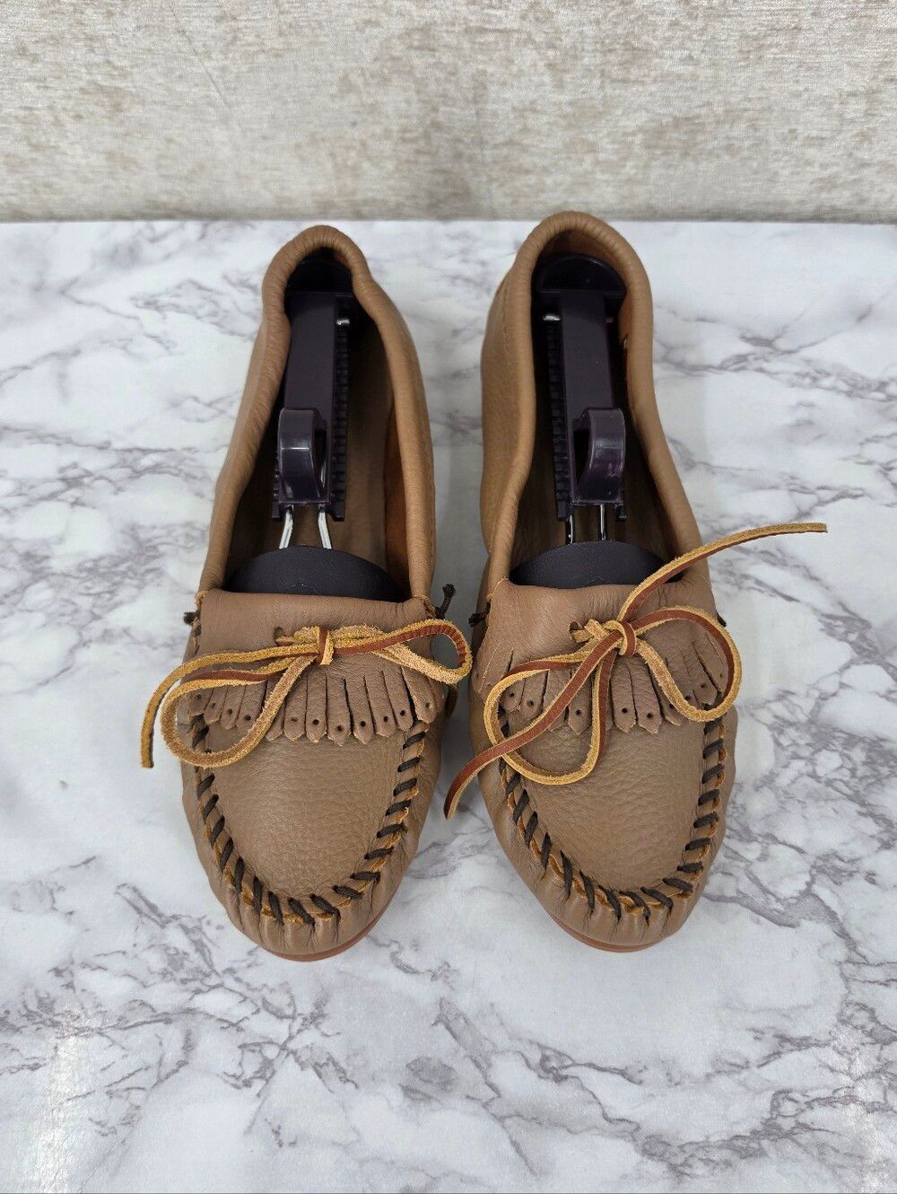 Minnetonka Women's Deerskin Kilty Mocha  Leather Fringe Moccasins Bow Kiltie